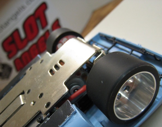 Reifen 16 mm montiert