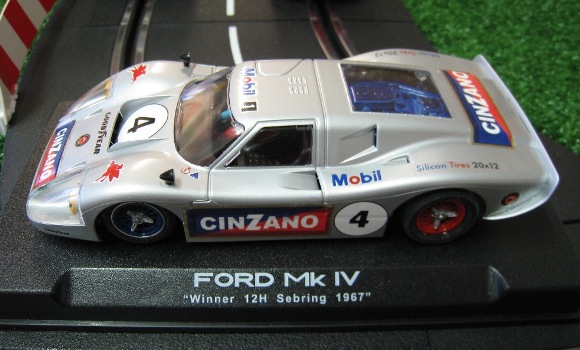 Ford Mk IV silber